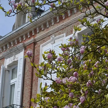 Le Manoir De Les Ardres Bed & Breakfast